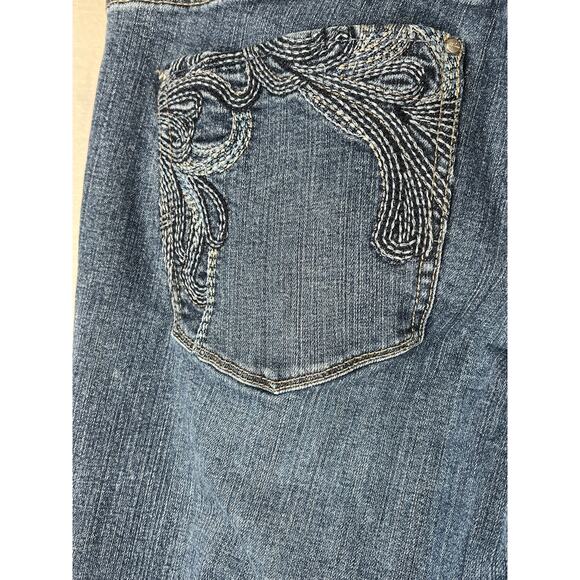 White House Black Market Blanc Bootcut jeans, size 10R - Picture 11 of 13